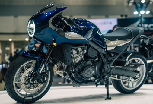 都市伝説解体センターでジャスミンが乗っていたバイク・・・ホンダの