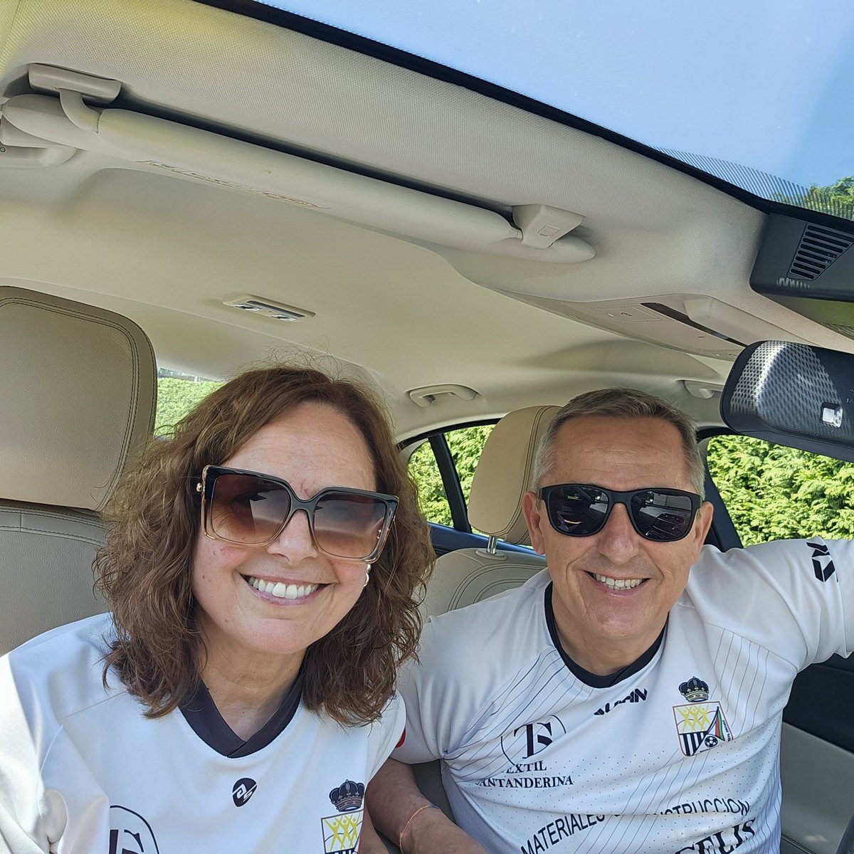 Nos vamos para Noja, que hoy tenemos una final ⚽️

Animaremos 🙌🙌 a nuestro Textil Escudo 🖤🤍 para conseguir el ascenso a Tercera. 

AÚPA ESCUDO!!! 💪💪💪