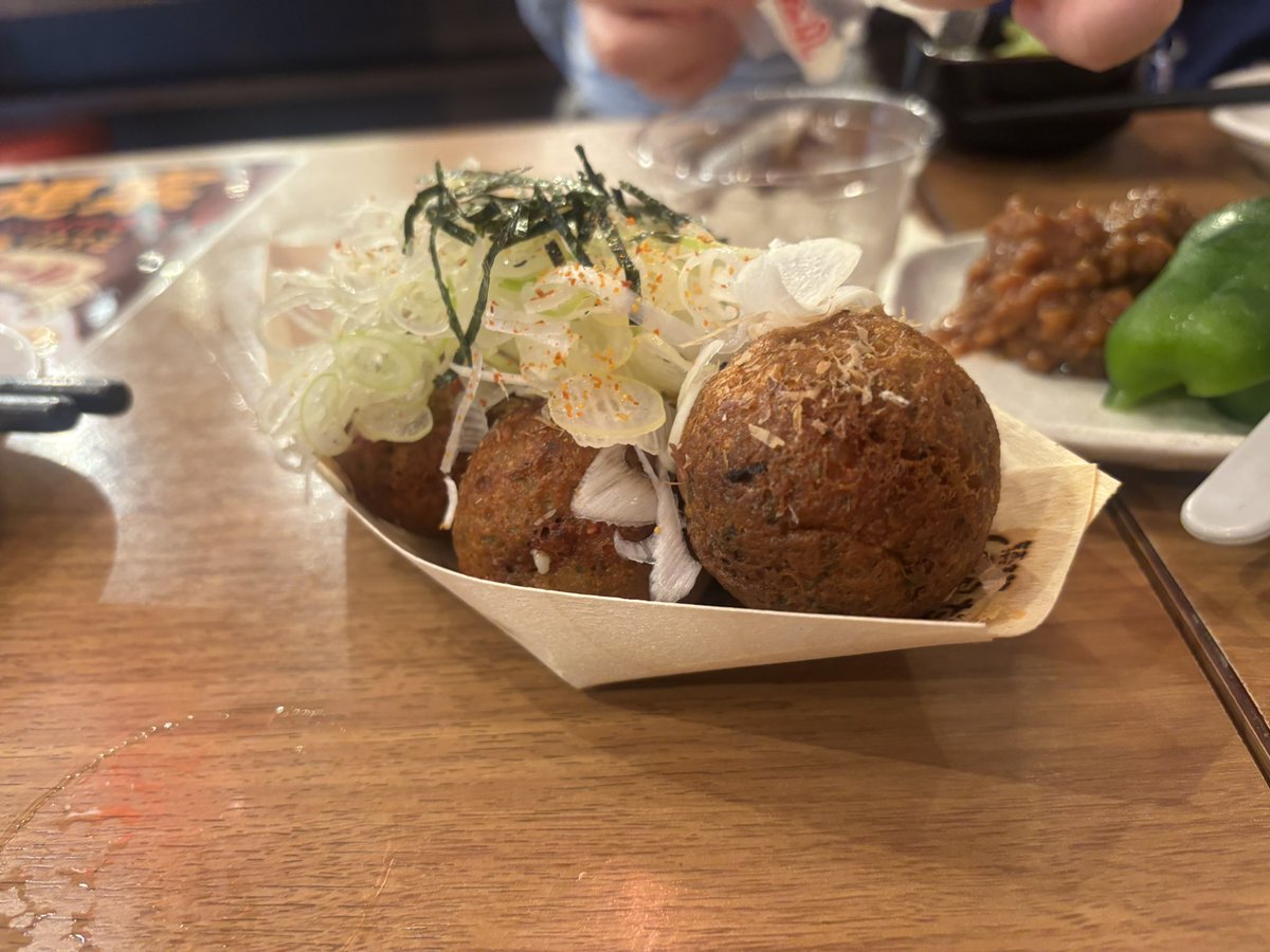 大学時代の友人3人でのチェーン店ちょい飲み酒場まわり楽しかった。2軒目、急にハイボール酒場に吸い込まれたのが昨日のハイライト。