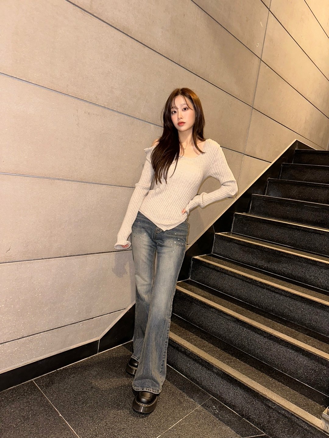 ☆韓国の人気☆【GLOWNY】☆GIRLFRIEND OFF SHOULDER TO.P☆ Top - GLOWNY
