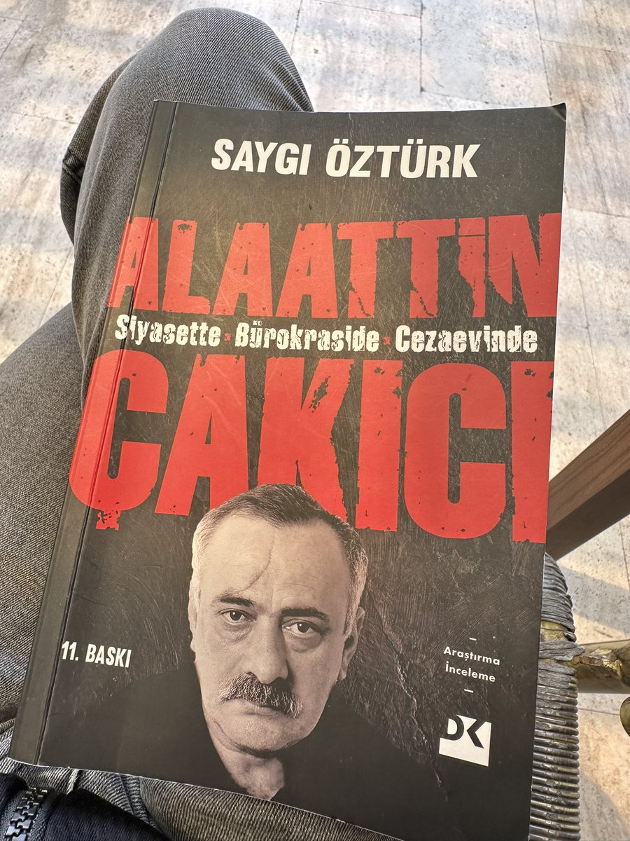 Alaattin Çakıcı, nefes kesen operasyonla yakalandı. Gitmediği ülke kalmadı. Kendi anlatımına göre dünya etrafında dört tur ath. Okach, güvenlik güçleri kovaladı.
Cezaevi hayah tam 23 yıl sürdü. Bunun 16 yılı aralıksız cezaevinde geçti. <a href="/saygi_ozturk/">Saygı Öztürk</a>