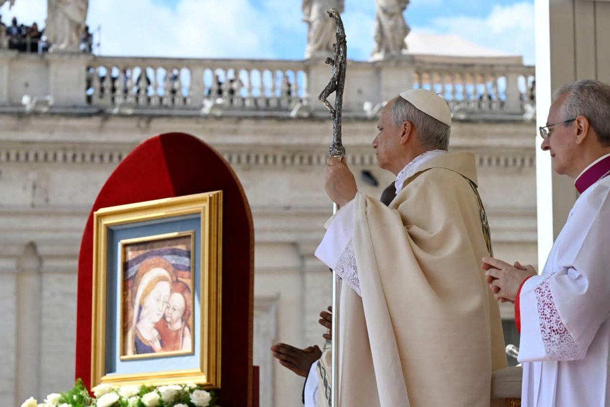 ✝️ Cultos |

" Tu es Petrus et super hanc petram aedificabo ecclesiam meam et portae inferi non praevalebunt adversus eam ."

Matthaeus 16:18

<a href="/Pontifex_es/">Papa León XIV</a>