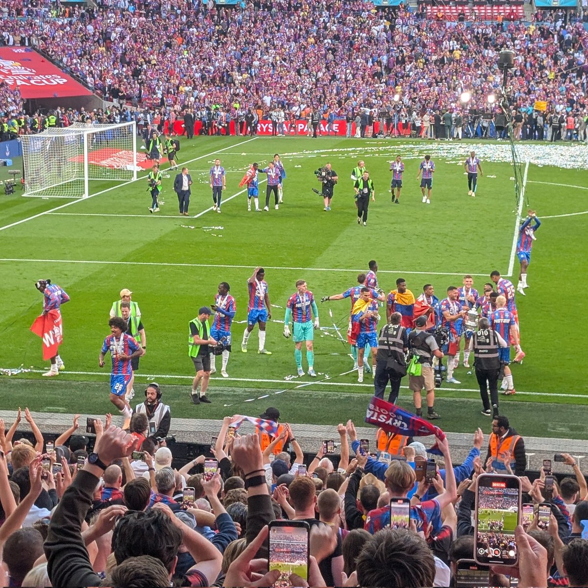 James Gill (@jamesgillcomedy) on Twitter photo Special shout to Jefferson Lerma yesterday. Came on and sprayed it about like a new bottle of Joop. β€οΈπ #cpfc <a href="/jeffersonlerma/">Jefferson Lerma</a> appreciation post π¦
Special shout to Jefferson Lerma yesterday. Came on and sprayed it about like a new bottle of Joop. β€οΈπ #cpfc <a href="/jeffersonlerma/">Jefferson Lerma</a> appreciation post π¦