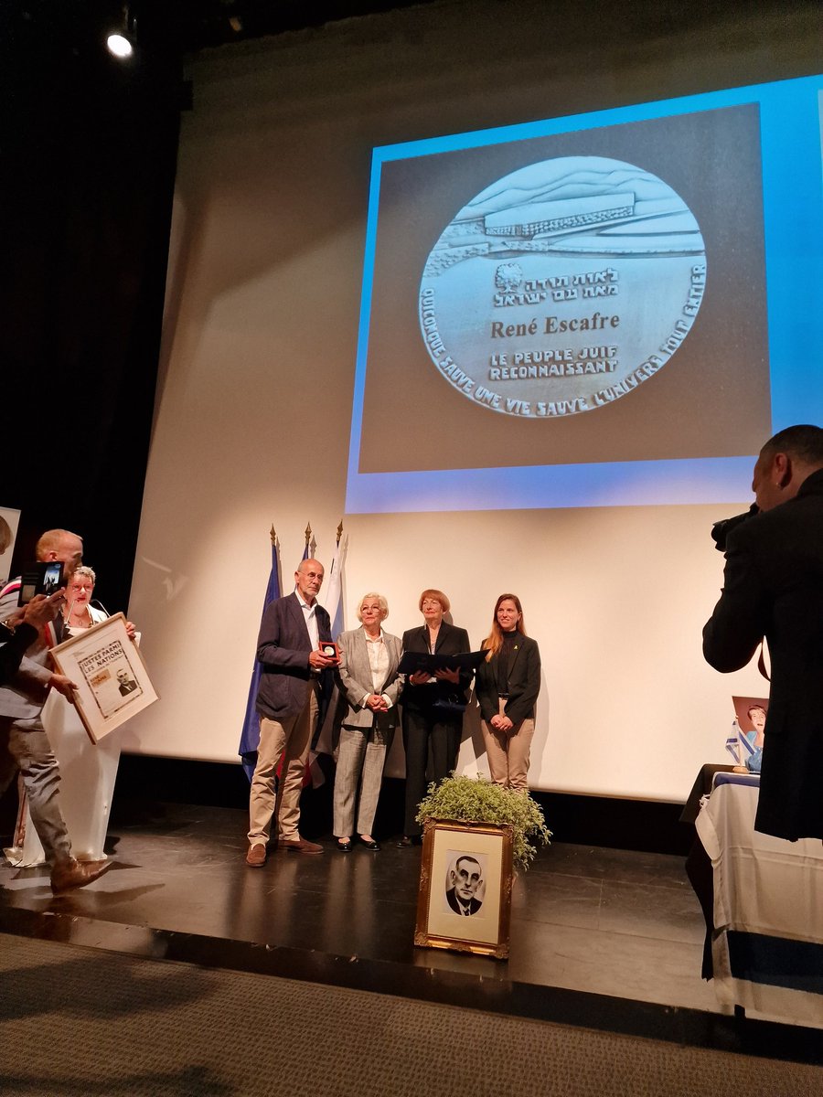 jrcazeneuve's tweet photo. Magnifique cérémonie en hommage à René Escafre, 32ieme Juste parmi les Nations du Gers.
Ne jamais oublier.
Qu'aurions-nous fait à sa place ?
#Samatan @yadvashem https://t.co/MA5eyfC9fk