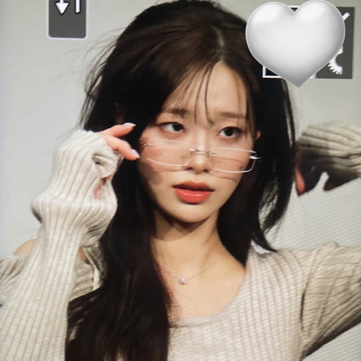 kjiwoopics's tweet photo. girl... WHAT https://t.co/Npq5YaJWsl
