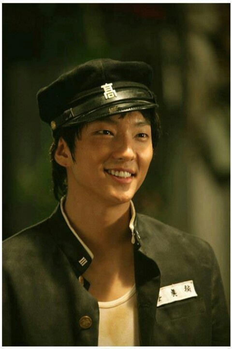 📰| 17.05.25 - Todo dia 18 de maio é dia de lembrar do filme #May18 e o Movimento de Democratização em Gwangju. Filme "May 18": "O Movimento Democrático de 18 de Maio – Proteja aqueles...