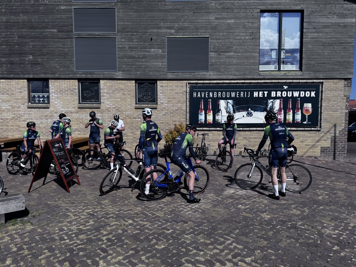 HetBrouwdok's tweet photo. Vandaag is de Brouwdoktour vertrokken door het mooie Friesland. Ook eens zin om mee te fietsen? Meld je aan bij de WCT Ouwe Seun

https://t.co/xTLukpI1EE

https://t.co/h9wKTHClYq https://t.co/w3cDxxEguy