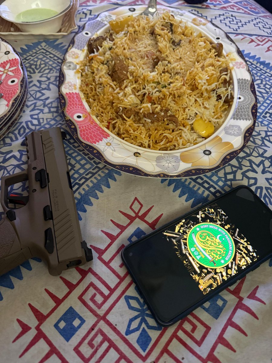 Callsign_Ciphar's tweet image. We Fought, We Won, We Conquer....
Celebrating the Victory with Beef Biryani 🇵🇰
#OperationBunyanulMarsoos
#operation_sindoor