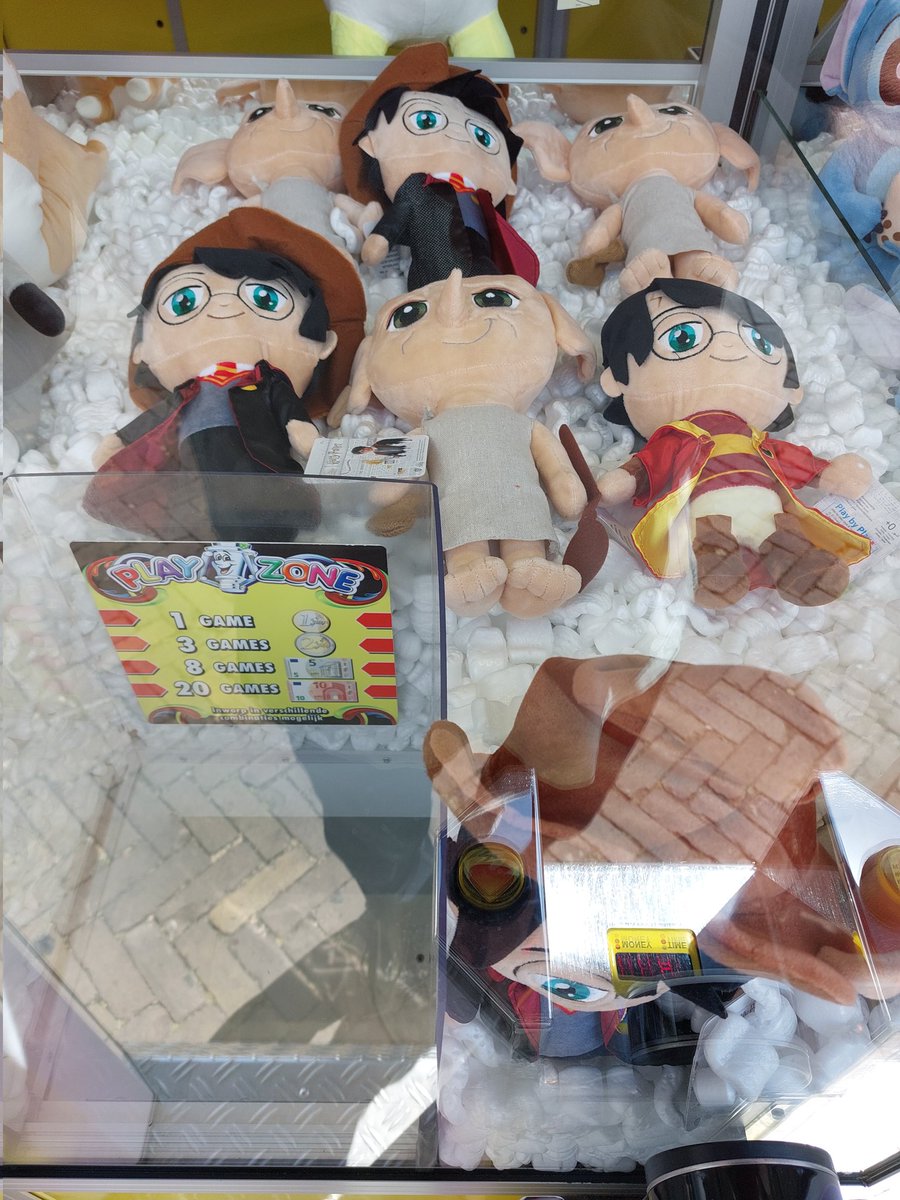 DePlaatVandaag's tweet image. #Fotovandedag 18052025 #Kermis Laatste dag, proberen om Dobby te grijpen!