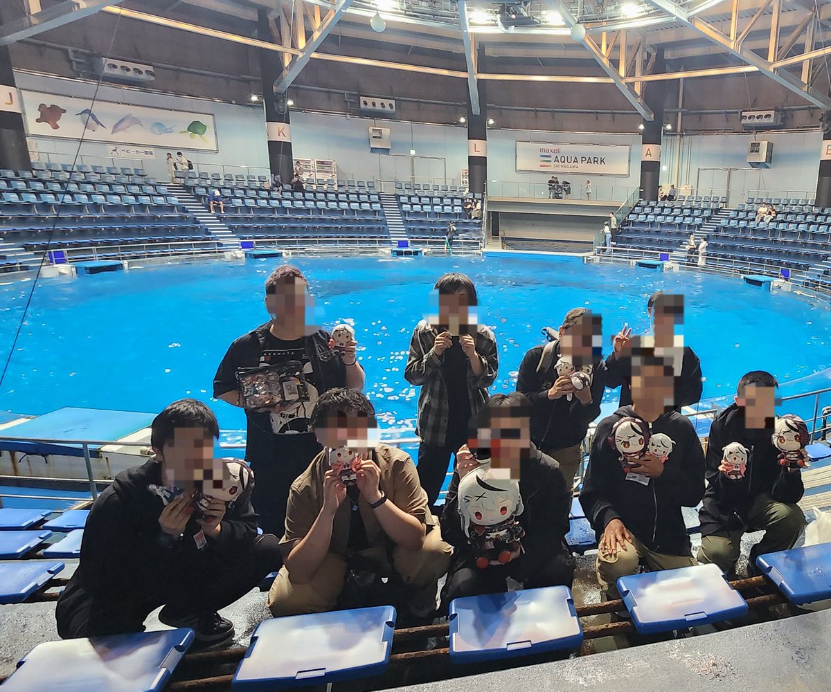 ichika___1229's tweet photo. 沙花叉の誕生日をお祝いするために、飼育員さんたちとアクアパーク品川に行ってきたよ！
ここで水族館コラボしてためっちゃ懐かしい…！沙花��は元気？ 飼育員さんたちはみんな超元気だよ！そんな沙花叉に愛を込めて！シャチあれ！#沙花叉クロヱ生誕祭2025 #またまたさかまた #沙花叉クロヱ https://t.co/4DS7WlLegh