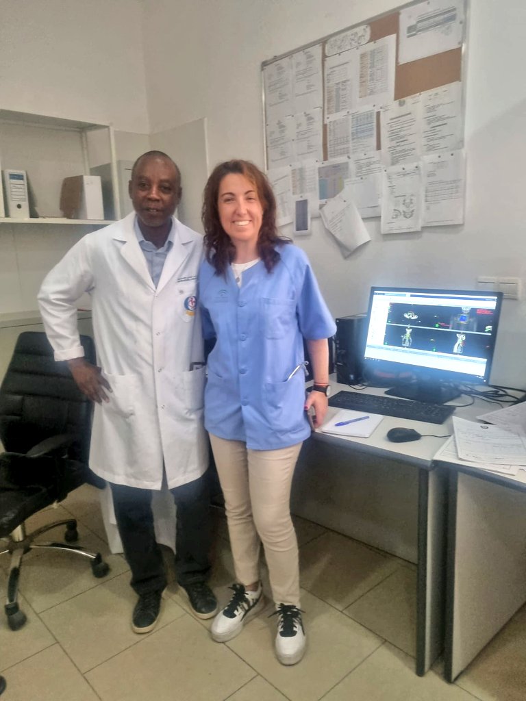oncoradioHUVR's tweet photo. 💥🤝 Colaboramos con Radioterapia del Centro Nacional 🏥 en Nouakchott, Mauritania 🇲🇷
⚙️💡 Equipados con Halcyon ⚡ y Clinac
🎯 Hablamos de hipofraccionamiento en cáncer de mama 🎗️
⏱️💪 Tratamientos + cortos, = efectividad ✅
¡Juntos para ser + eficientes! 🌍✨
#HumanCoop https://t.co/8YYUP2SxeQ