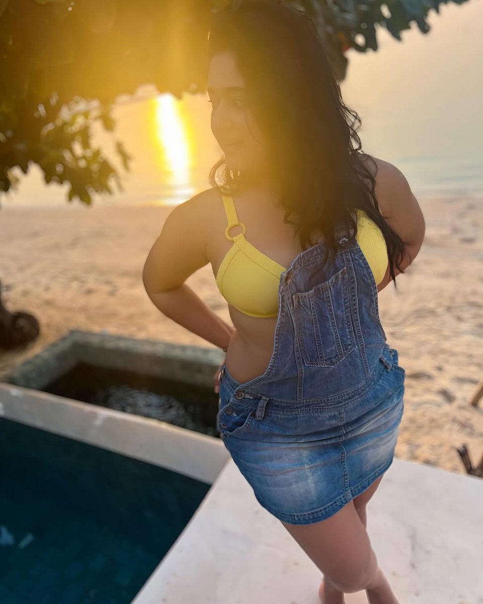 PoonamBajwa555's tweet photo. #PoonamBajwa 💛 https://t.co/SAjHlBg7SF