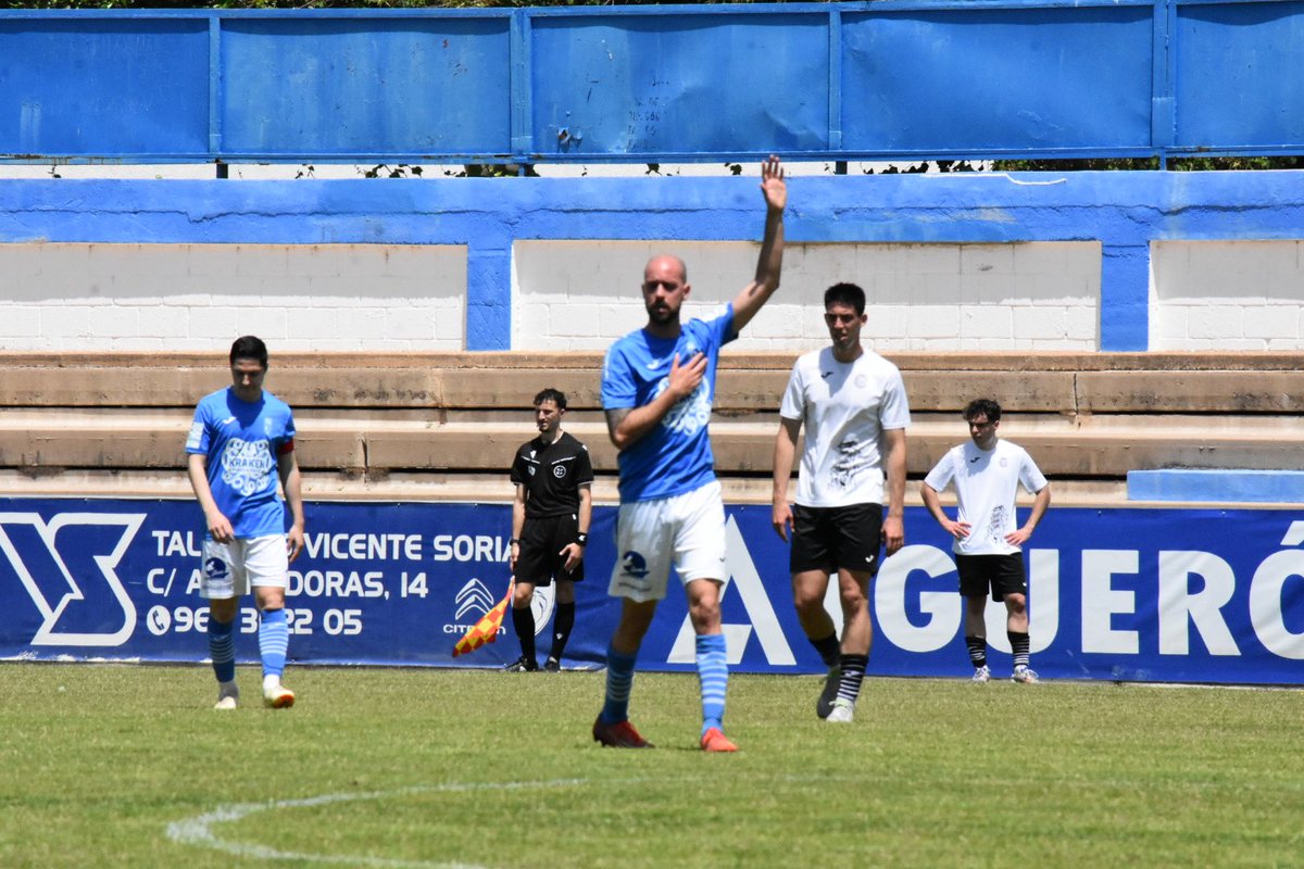 BalónParado.es (@balon_parado) on Twitter photo Min 60. Se despide un grande del fútbol regional y un histórico de <a href="/UDAlmansa/">U.D. ALMANSA</a>
<a href="/pascuST16/">Pascu Sánchez</a> cuelga las botas y nos deja un montón de fútbol y de buenos momentos.
Gracias <a href="/pascuST16/">Pascu Sánchez</a> , por tanto y por todo!! Min 60. Se despide un grande del fútbol regional y un histórico de <a href="/UDAlmansa/">U.D. ALMANSA</a>
<a href="/pascuST16/">Pascu Sánchez</a> cuelga las botas y nos deja un montón de fútbol y de buenos momentos.
Gracias <a href="/pascuST16/">Pascu Sánchez</a> , por tanto y por todo!!