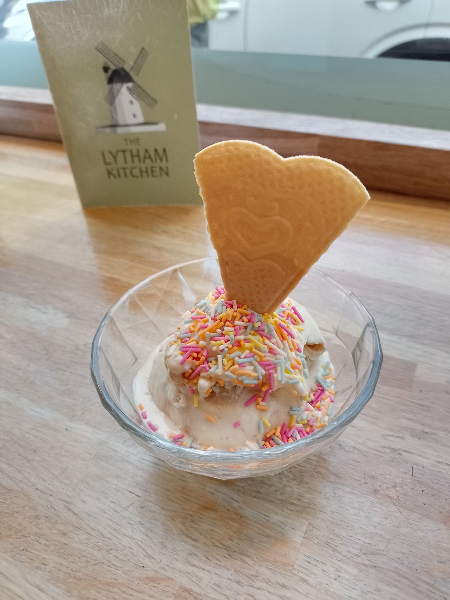 LachlanMain's tweet photo. LYTHAM 2025.
Another excellent lunch is enjoyed at the Lytham Kitchen π π
#Lytham #LythamKitchen #foodphotography https://t.co/P9P7ZJR7nY