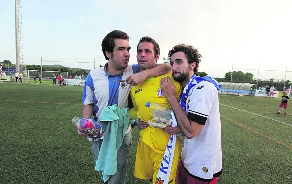 🎙️ Gonzalo en <a href="/LosBuenosAlPrao/">Los Buenos Al Prao</a> sobre el no ascenso del Real Avilés en Llagostera

"Después de ganar 2-0, ya nos veíamos en la última ronda"

"Fue una encerrona en un campo sintético muy pequeño, nos pasó todo lo que nos tenía que pasar y nos fuimos a casa"

"Fue tristísimo"