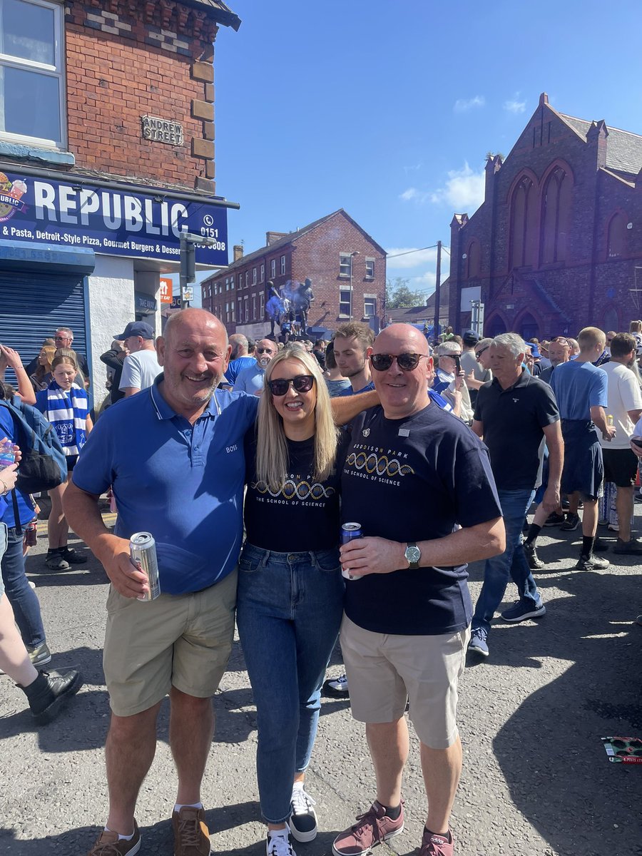 xkatealicex's tweet photo. For the last time 💙 https://t.co/oU8mTEu07S