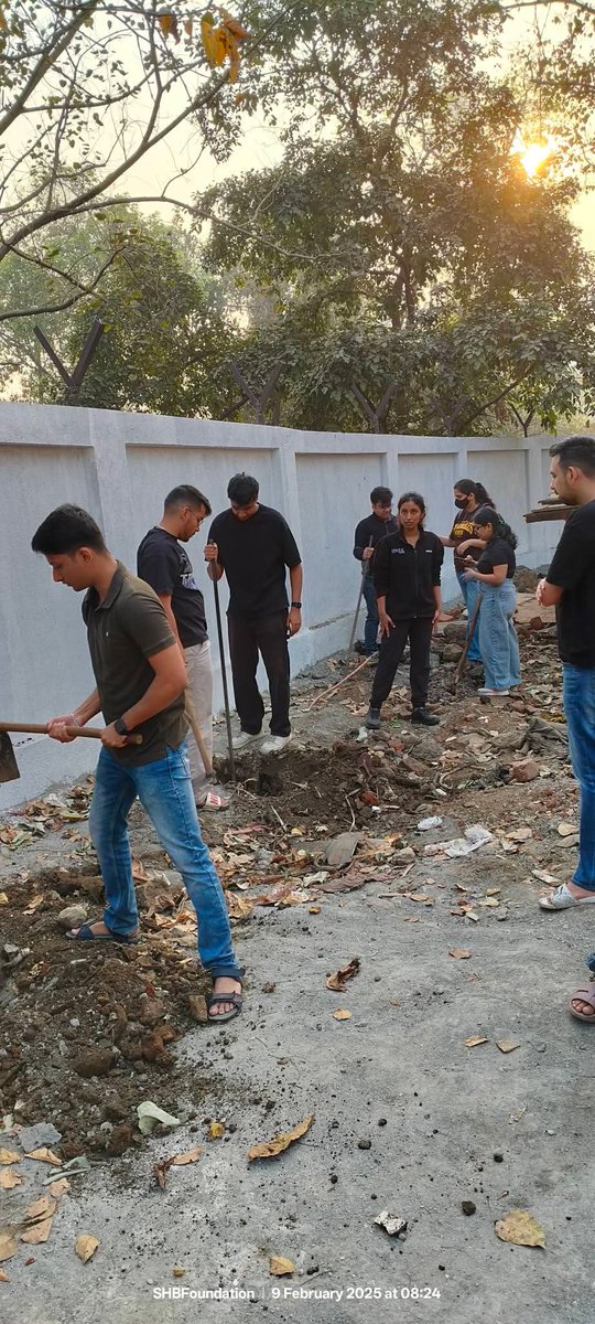 ShbFoundation's tweet photo. #408वॉसप्ताह (रविवार)

#MissionGoGreenIndia

07/02/2025 को कापुरबावड़ी पुलिस स्टेशन परिसर ठाणे (प.) में आयोजित वृक्षारोपण कार्यक्रम में कुल (7) पौधों का रोपण किया गया एवं लगे सभी पौधों को पानी दिया गया।

नोट: यह पोस्ट पर्यावरण के प्रति प्रेरणा के उद्देश्य से पोस्ट किया गया है। https://t.co/stFGvQGDMx