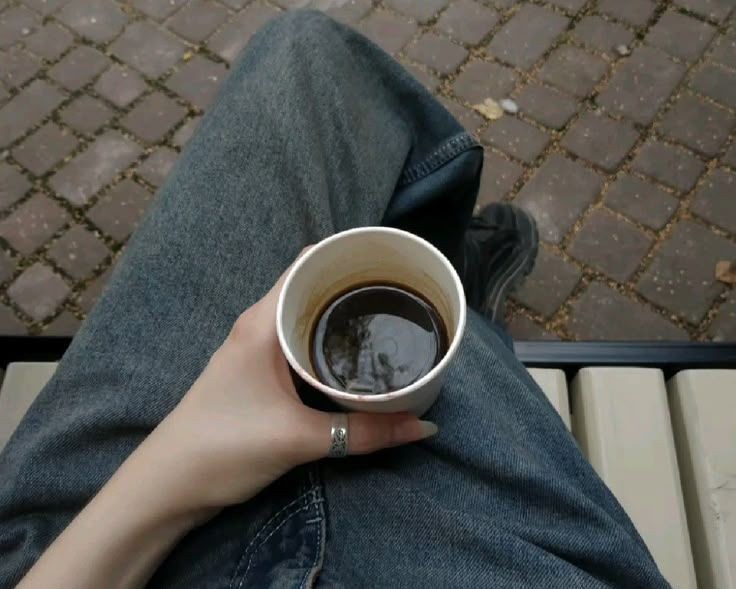 autumn girl tweet media