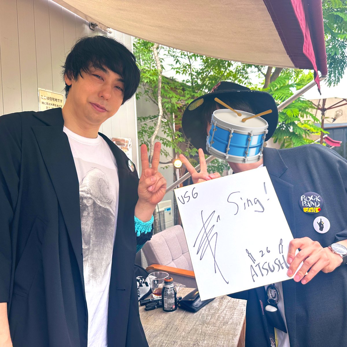 Shirubado's tweet photo. フリマは売り切れちゃってたけど、お話しできてサインとツーショもいただけて大興奮。
ドラムも頑張るぞ〜
#鈴木貴雄
#STOFずくし https://t.co/Pw1oG4ipCF