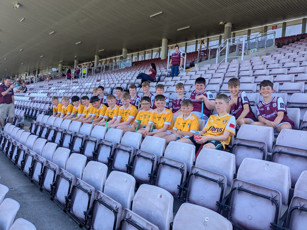 AontroimCnamB's tweet photo. Maith sibh to our children who represented Antrim schools so well at half time in the Leinster Senior Hurling Championship in Galway. A great experience for all involved. Big thanks to the parents who made the long journey to the west. https://t.co/OQ82x8u9B3
