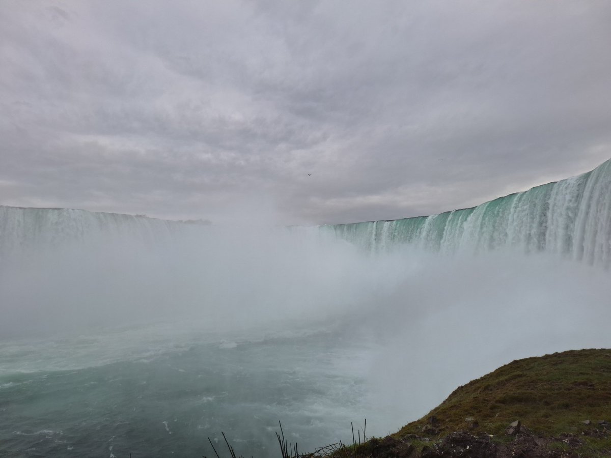 Sehrten1's tweet photo. Day trip to Ontario over the weekend. The falls reminded me of the Grand Canyon in a polar opposite kind of way. I'll never forget the sound of 30 million gallons per minute flowing over an edge. https://t.co/iJCiOrFUhO