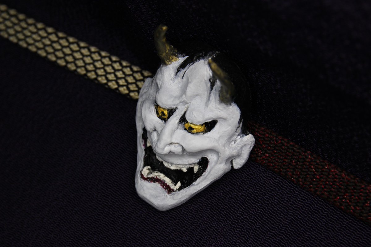 mkstyling_maki's tweet photo. 粘土で帯留を作ったりもします。
爪楊枝で彫って、リアルに造る。
こういう作業大好き
＃帯留
＃彫刻
#アンティーク
＃着物小物 https://t.co/OSB0lE6de4