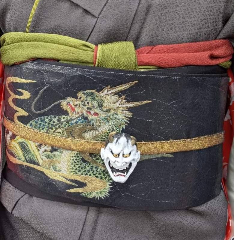 mkstyling_maki's tweet photo. 粘土で帯留を作ったりもします。
爪楊枝で彫って、リアルに造る。
こういう作業大好き
＃帯留
＃彫刻
#アンティーク
＃着物小物 https://t.co/OSB0lE6de4