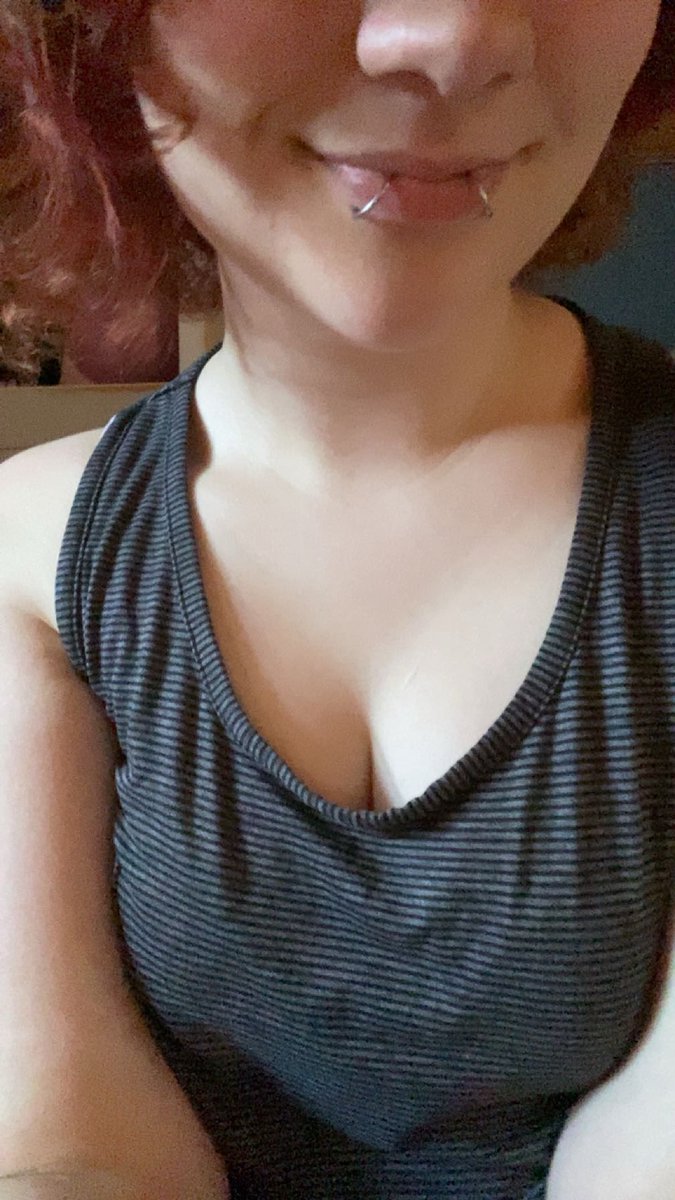 Junegrey06's tweet photo. It’s getting a bit warm outside…
#tanktop https://t.co/nycIC4V1GH