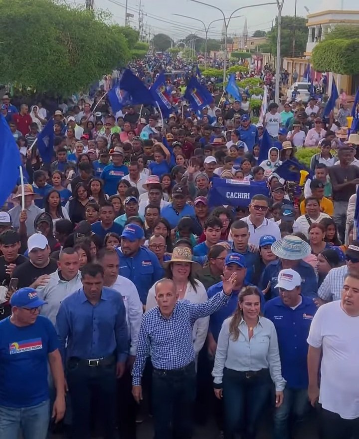 ENTRE TORMENTAS (@gabrielsthormes) on Twitter photo ¡DE PUEBLO EN PUEBLO! Apoteósico cierre de campaña de Manuel Rosales en Mara <a href="/partidoUNT/">Un Nuevo Tiempo</a> <a href="/manuel/">Manuel Deschamps</a>
entretormentas.com/regionales/de-… ¡DE PUEBLO EN PUEBLO! Apoteósico cierre de campaña de Manuel Rosales en Mara <a href="/partidoUNT/">Un Nuevo Tiempo</a> <a href="/manuel/">Manuel Deschamps</a>
entretormentas.com/regionales/de-…