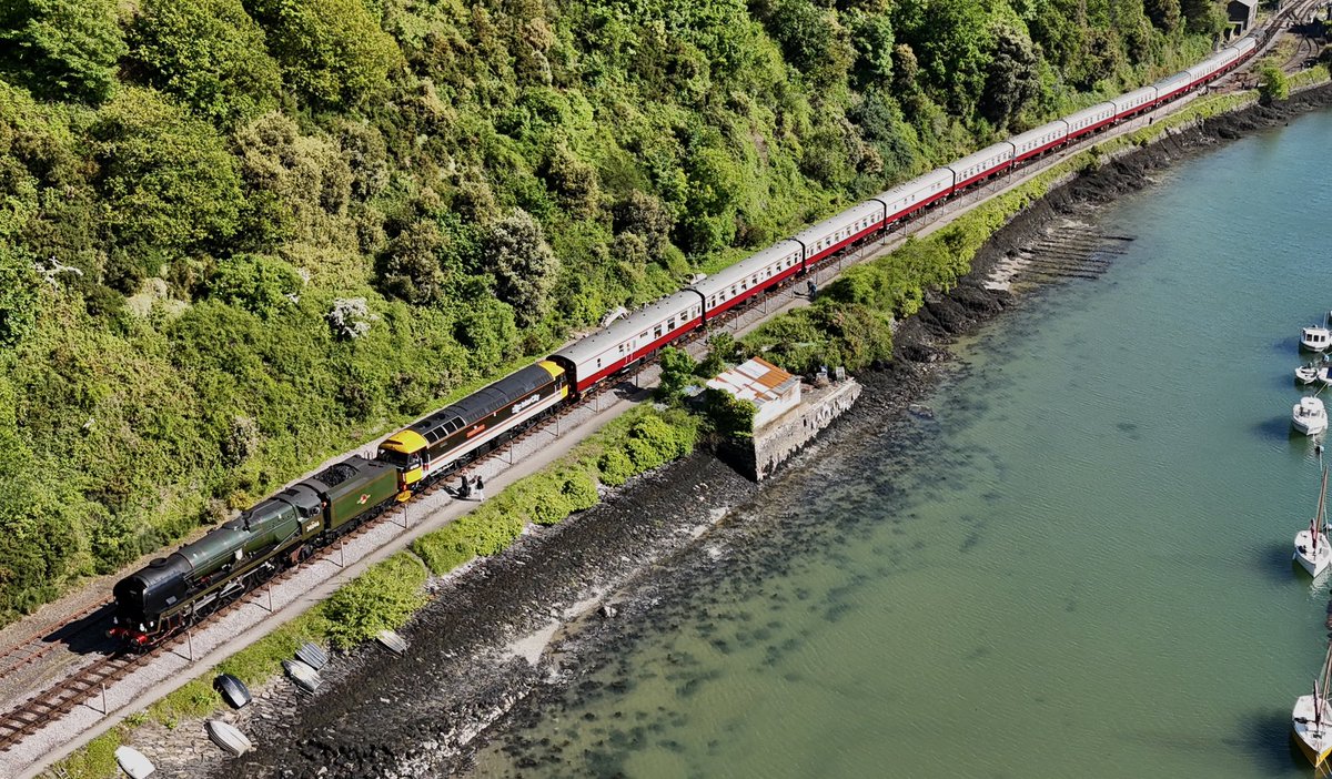 MattWoolner1991's tweet photo. 34046 Braunton departing Kingswear @DartmouthRR @LocoServicesGrp @discoverdart @visitsouthdevon https://t.co/814tVThESL