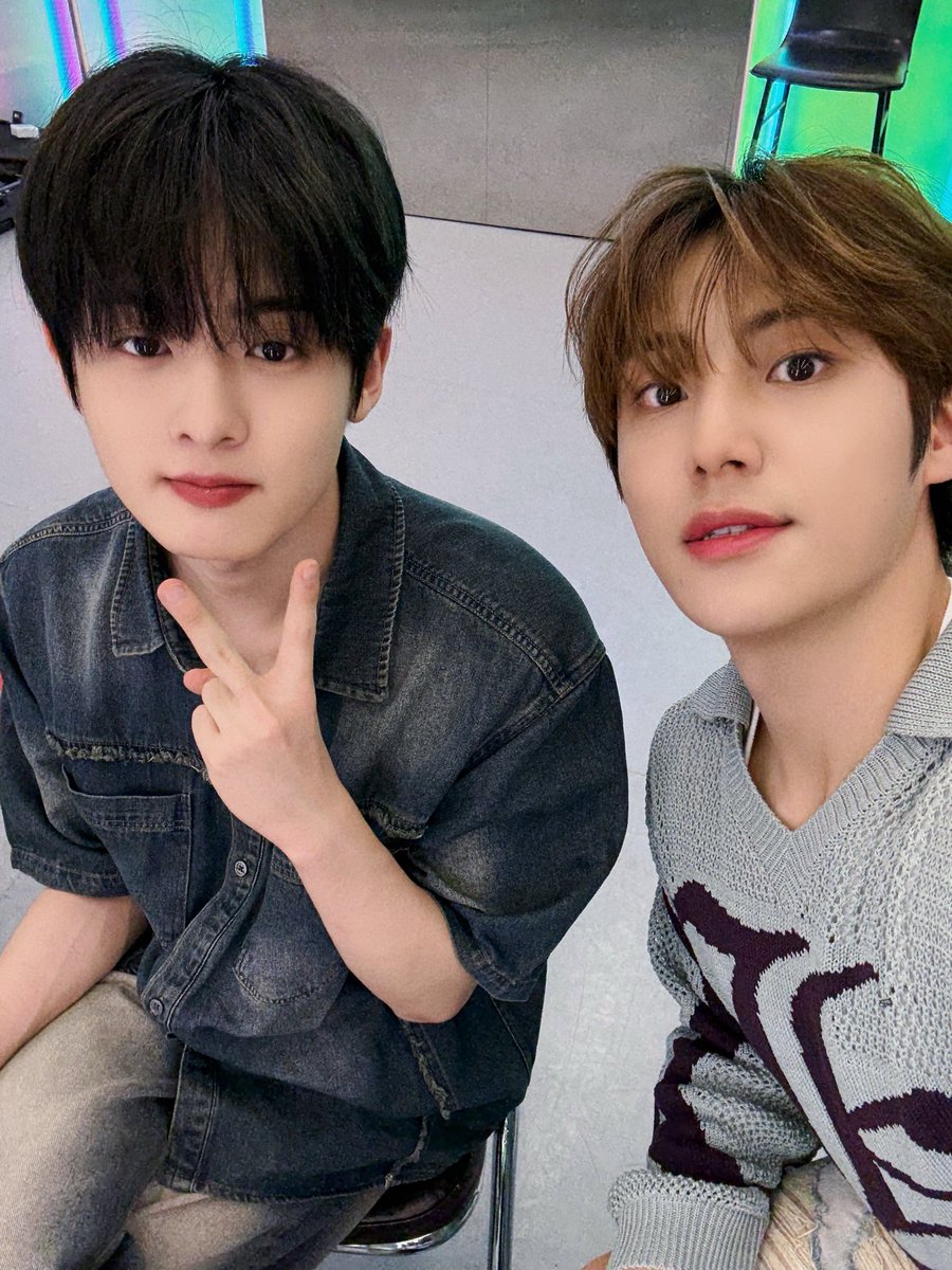 YOUNITE_twt's tweet photo. 원호랑 사진들 모음 😊

#은상 #EUNSANG https://t.co/FF4zUJVoTP