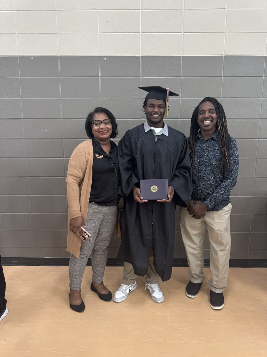 AA officially in hand. Blessed 👨🏿‍🎓
