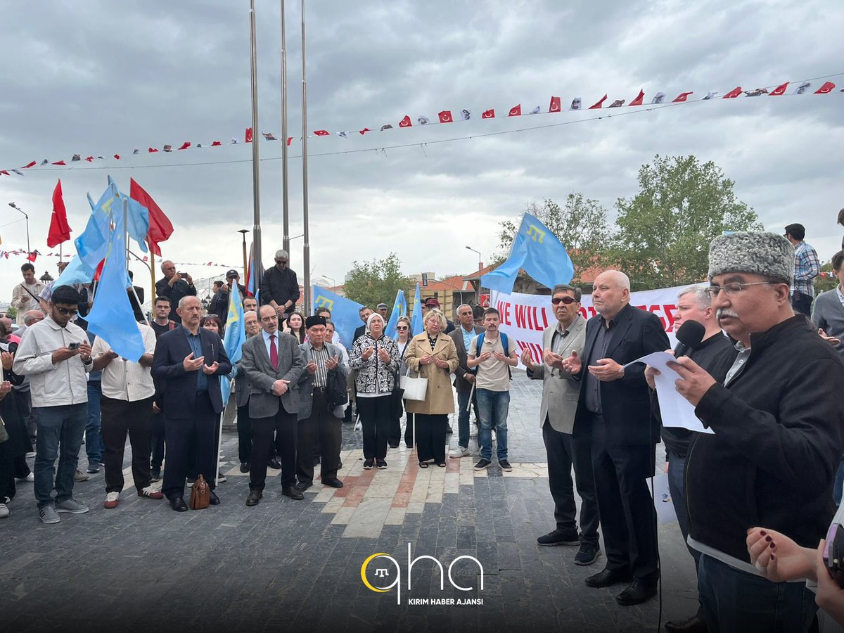 qha_kirimhaber's tweet photo. 18 Mayıs 1944 Sürgünü Anma Açık Hava Toplantısı, başkent Ankara'nın Ulus Meydanı'nda başladı

Kırım Tatar diasporası, Stalin rejimi tarafından soykırıma maruz kalan şehitlerini anıyor https://t.co/09Ojg2LW65
