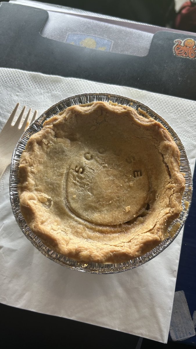 Last half time pie at Goodison Park ⁦<a href="/talkSPORT/">talkSPORT</a>⁩