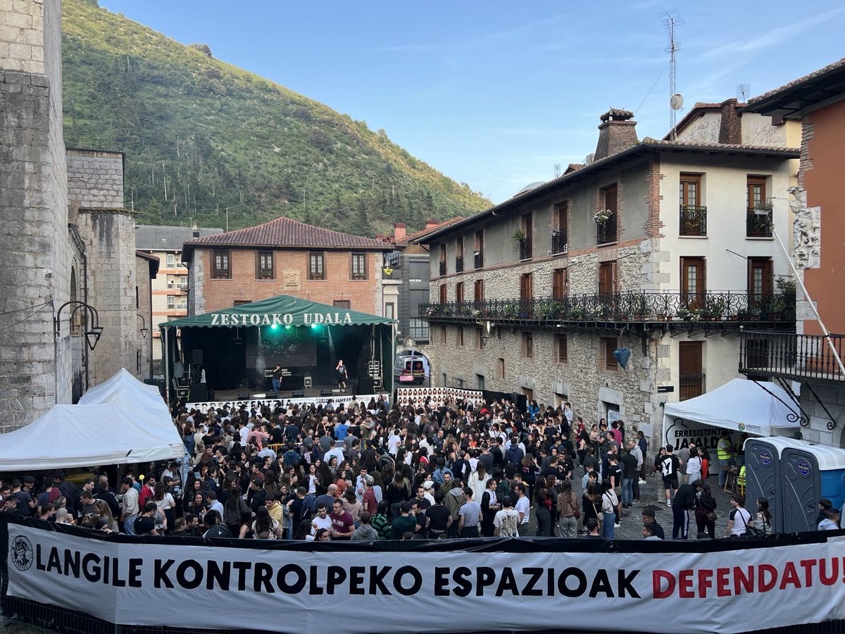 𝗘𝗥𝗥𝗘𝗦𝗜𝗦𝗧𝗘𝗡𝗧𝗭𝗜𝗔 𝗝𝗔𝗜𝗔𝗟𝗗𝗜𝗔 📸
Langile kontrolpeko espazioak eskuratzeko, mantentzeko eta indartzeko ezinbesteko tresna da Erresistentzia Kutxa, eta horri ekarpena egiteko parada izan zen atzoko Erresistentzia Jaialdia.