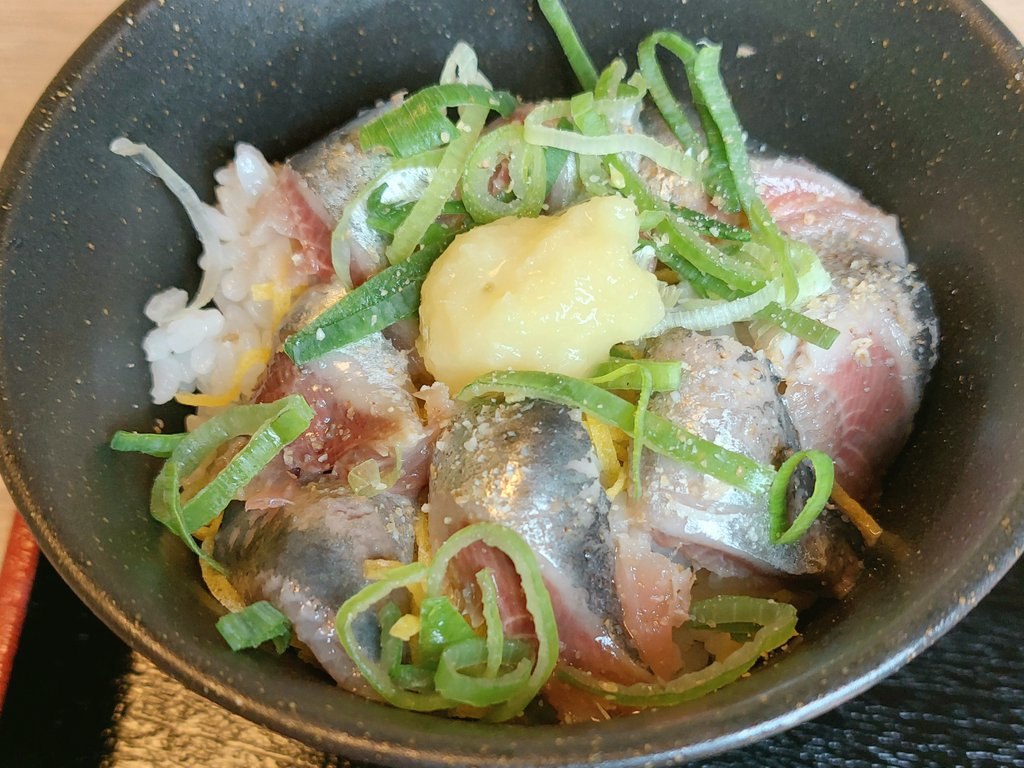 GSA1010Z's tweet photo. わの食・蕎麦　いの季日和
（伊勢崎市連取町）
○八割そば（もり）
○ミニいわしちらし丼

先月（４月３日）新規オープン
旬のいわしがオススメとのことで
ミニいわしちらし丼美味しかった！
さらに、いわしつみれ汁がふわふわで
最高でした！ https://t.co/wnzyUt60AO