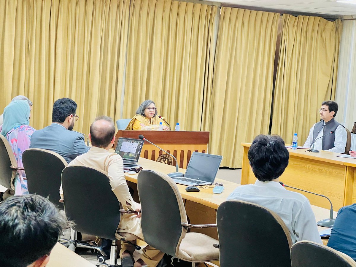 JMC_NUML's tweet image. Jean Monnet Chair, NUML organized a seminar on ‘Determinants of European Union-Pakistan Relations.&apos;  Amb. Naghmana Hashmi was the chief guest. She emphasized the importance of compliance with 27 UN Conventions in a progressive way, and enhancing the quantity &amp;amp; quality of exports.