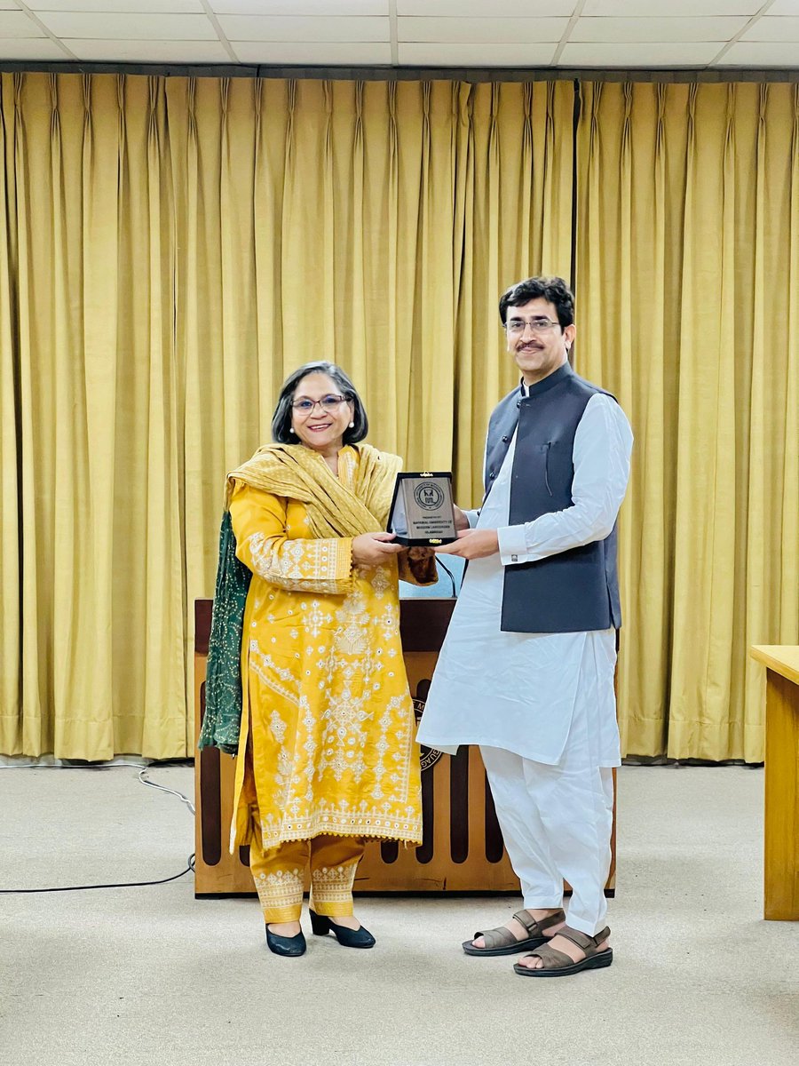 JMC_NUML's tweet image. Jean Monnet Chair, NUML organized a seminar on ‘Determinants of European Union-Pakistan Relations.&apos;  Amb. Naghmana Hashmi was the chief guest. She emphasized the importance of compliance with 27 UN Conventions in a progressive way, and enhancing the quantity &amp;amp; quality of exports.