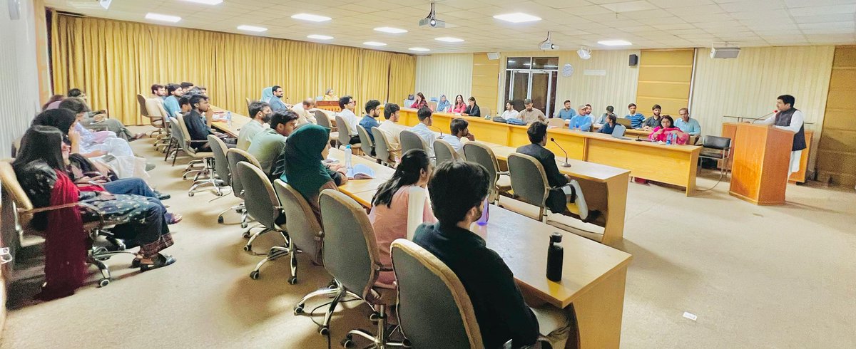 JMC_NUML's tweet image. Jean Monnet Chair, NUML organized a seminar on ‘Determinants of European Union-Pakistan Relations.&apos;  Amb. Naghmana Hashmi was the chief guest. She emphasized the importance of compliance with 27 UN Conventions in a progressive way, and enhancing the quantity &amp;amp; quality of exports.