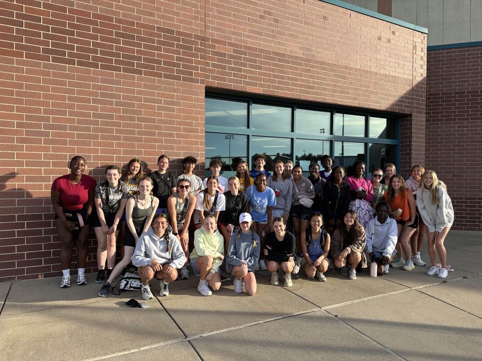 ahstennis_girls's tweet photo. Regular season has wrapped and sectionals start this week, so today is a chance for them to have just have fun together. 

Wishing this crew an awesome day at Kings Island 🎢 ☀️ 😁 

Thanks so much to those who helped coordinate and drive them all! https://t.co/Non2ZBusZM