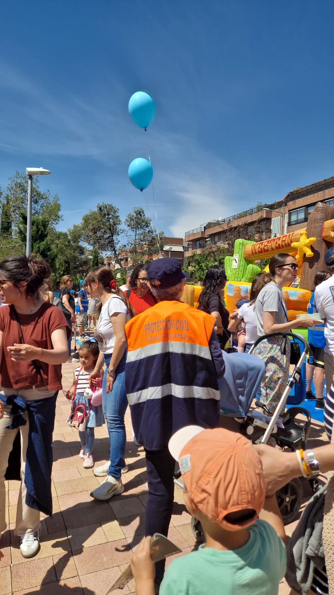 🌾 San Isidro en Pozuelo de Alarcón 🌾

Esta mañana hemos colaborado con Policía Municipal y SEAPA en la misa y procesión en honor a San Isidro, velando por la seguridad de todos los asistentes.

#PozueloDeAlarcón #SanIsidro #ProtecciónCivilPozuelo #SeguridadCiudadana