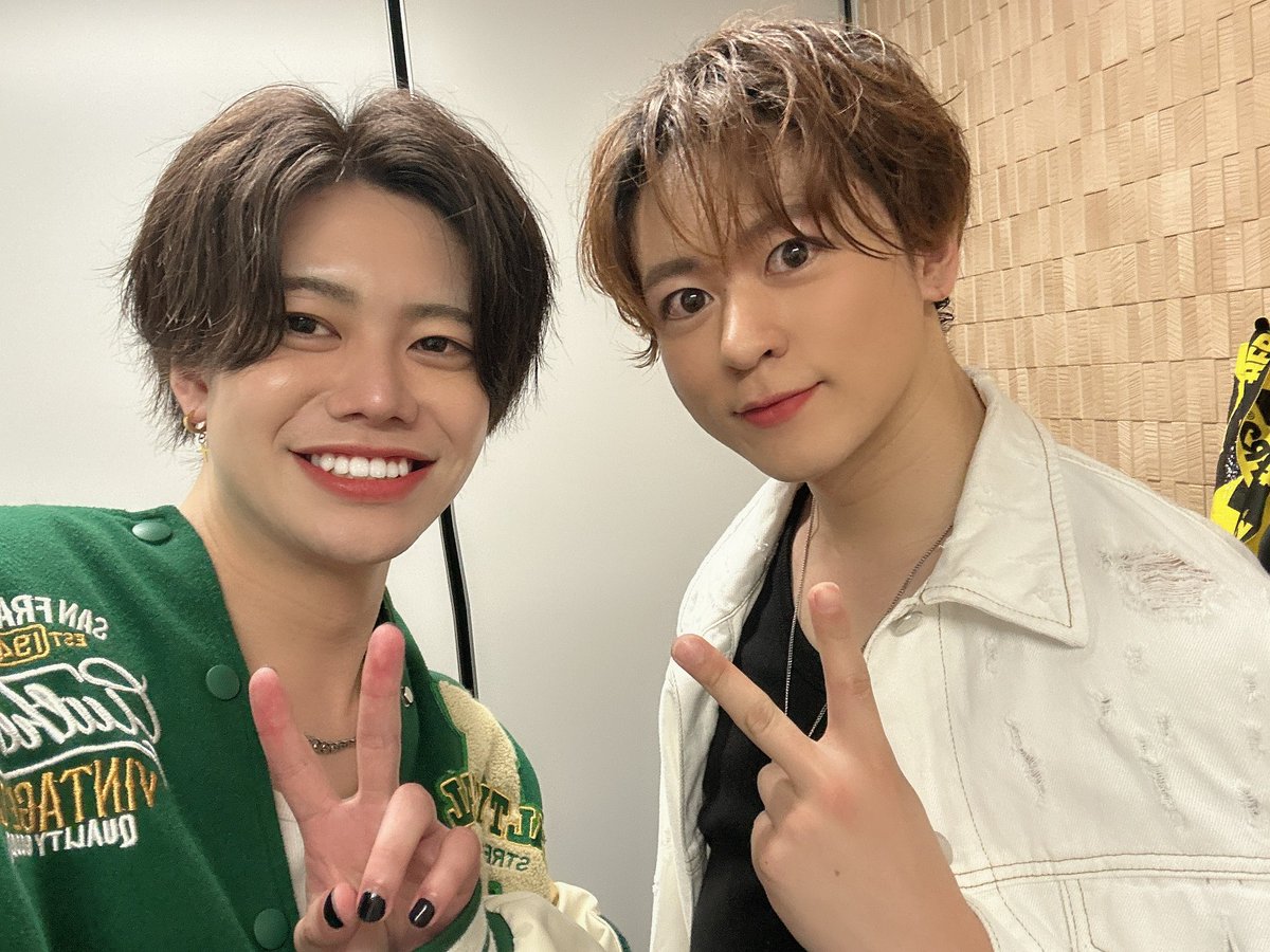 兄貴たちと久々一緒になったから、
楽屋突撃してきた👊