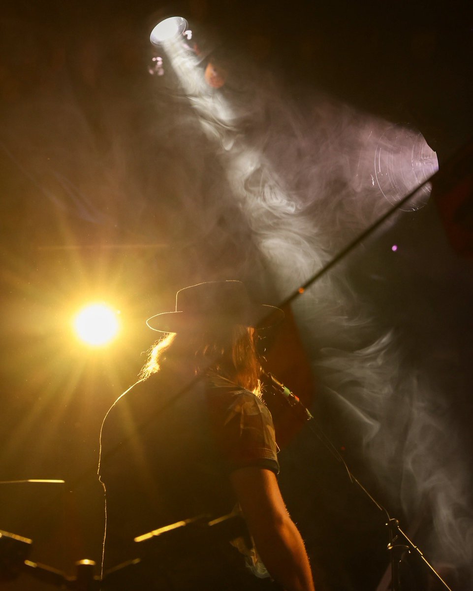 CJSolar's tweet image. So fun rocking at @bucknbullldn London Friday night! I&apos;ll be at the @halfmoonputney for Country In The Afternoon today before heading north for @buckleandboots Manchester next weekend!

@amandaleisephoto