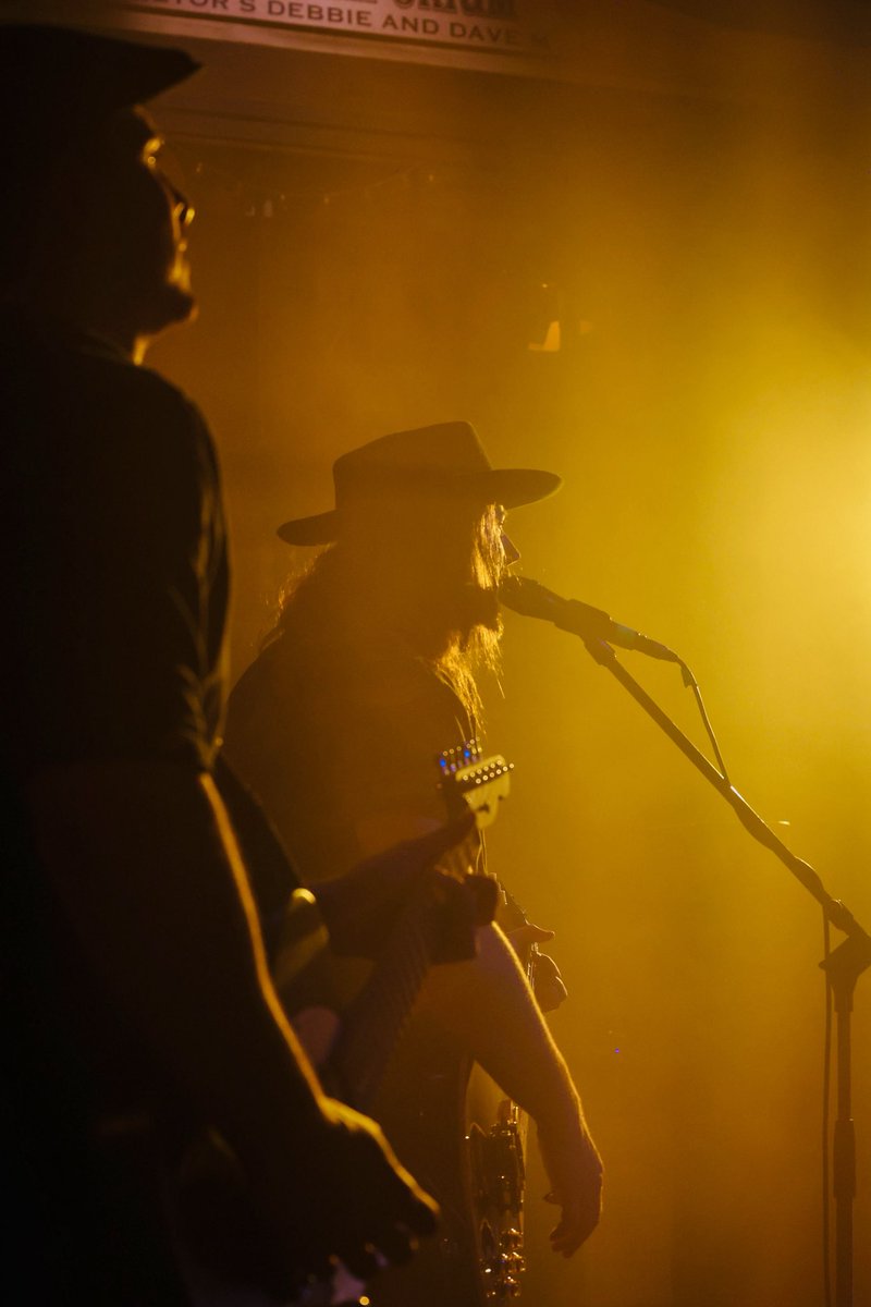 CJSolar's tweet image. So fun rocking at @bucknbullldn London Friday night! I&apos;ll be at the @halfmoonputney for Country In The Afternoon today before heading north for @buckleandboots Manchester next weekend!

@amandaleisephoto