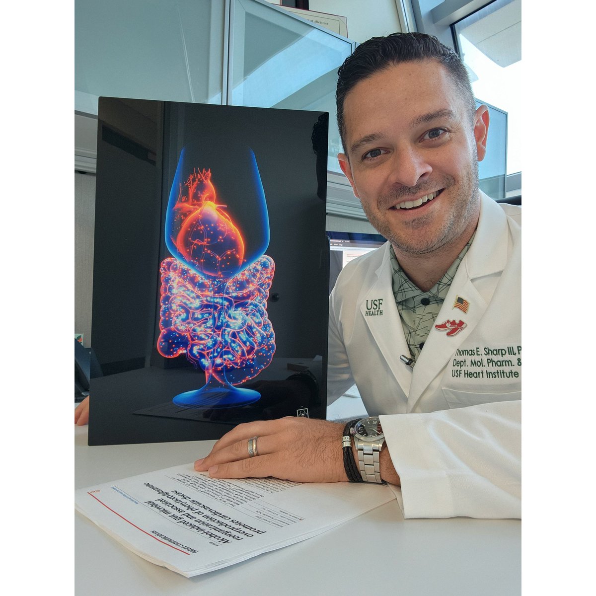 Every journal cover we create at Ella Maru Studio Inc is more than just a visual, it’s a way to mark an important scientific milestone ⭐

After finishing a #cover project, we follow up with our clients and offer a small thank-you: a free #metal_print of the artwork. It’s our way