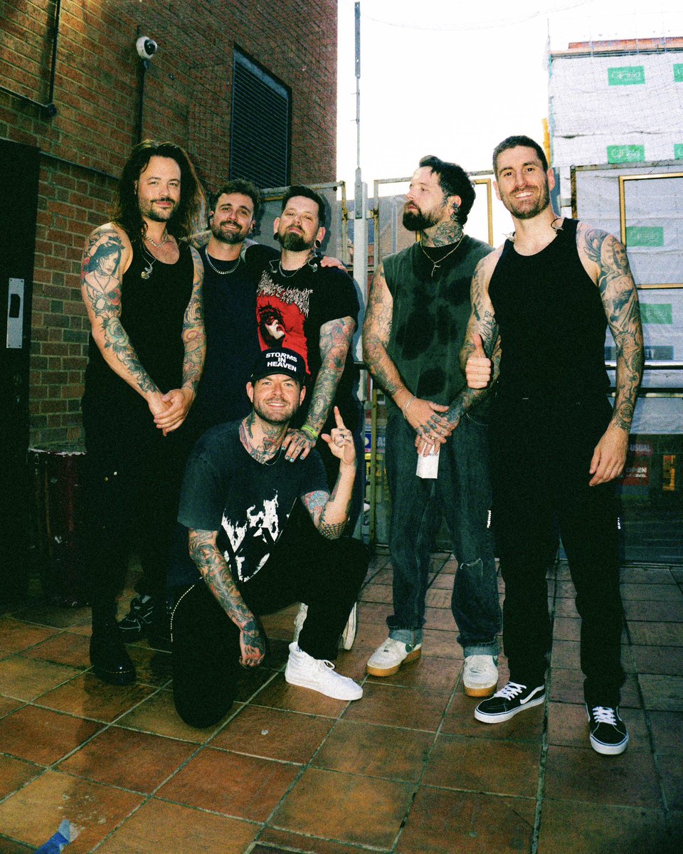 BURY TOMORROW tweet media