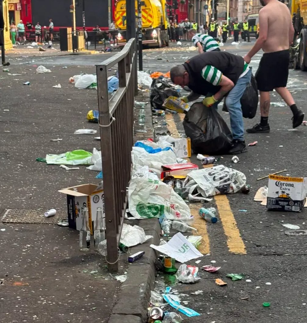 Dozens of Celtic fans cleaning up yesterday 👍