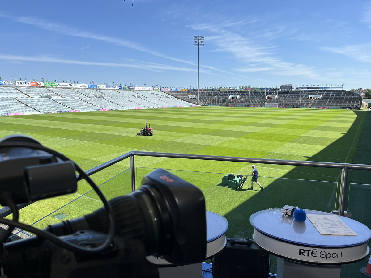 Joanne Cantwell (@joanne_cantwell) on Twitter photo Everyone getting ready for another massive day of Munster hurling. Tipperary v Waterford and Limerick v Cork on <a href="/TheSundayGame/">The Sunday Game</a> from 1:30 on <a href="/RTE2/">RTÉ2</a>
<a href="/DaloAnto/">Anthony Daly</a> <a href="/LiamLsheedy/">Liam Sheedy</a> and <a href="/DonalOgC/">Dónal Óg Cusack</a> #RTEGAA Everyone getting ready for another massive day of Munster hurling. Tipperary v Waterford and Limerick v Cork on <a href="/TheSundayGame/">The Sunday Game</a> from 1:30 on <a href="/RTE2/">RTÉ2</a>
<a href="/DaloAnto/">Anthony Daly</a> <a href="/LiamLsheedy/">Liam Sheedy</a> and <a href="/DonalOgC/">Dónal Óg Cusack</a> #RTEGAA