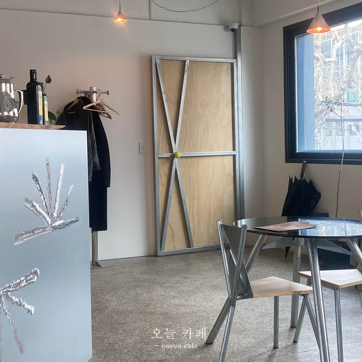 오늘 카페 - oneun cafe tweet media