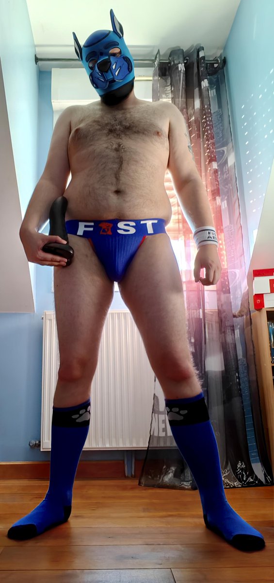 Nouvelle commande <a href="/BoyStoreFR/">BoyStore.com</a>  reçue 😝
De quoi bien s'amuser en solo ou à plusieurs et de quoi se sentir sexy avec mes nouveaux accessoires 😝😈
Qui veut venir voir de plus près et jouer avec moi ? 🐾
#gay #bdsmِ #fisting #dog #dogtraining #Dijon